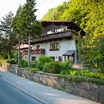 Studio Mit Gartenterrasse